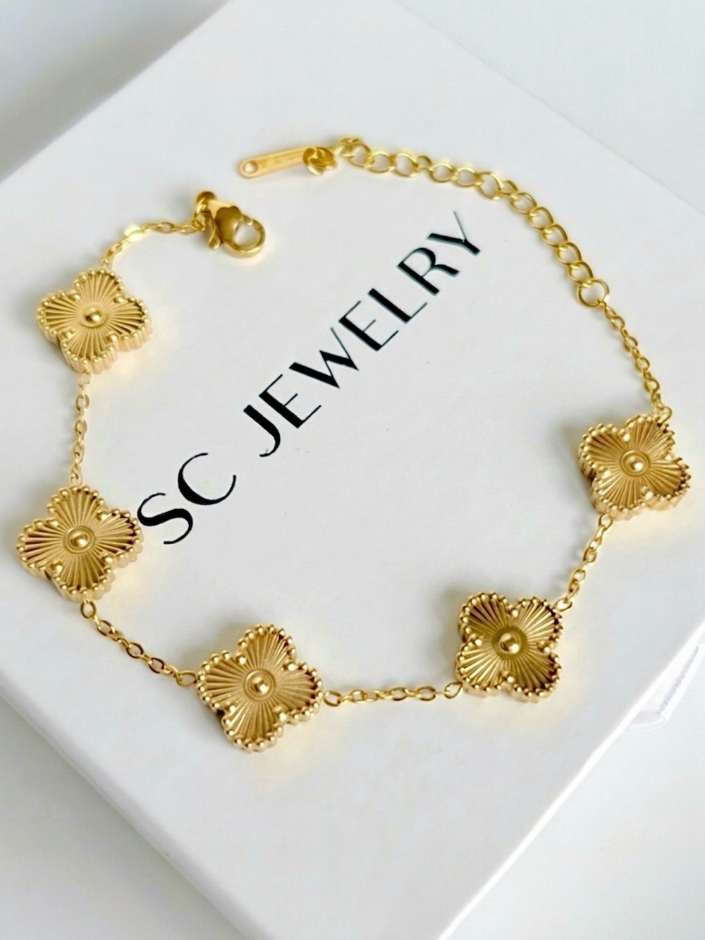 Gold Color Clover Bracelet 5 Motif Clover Leaf